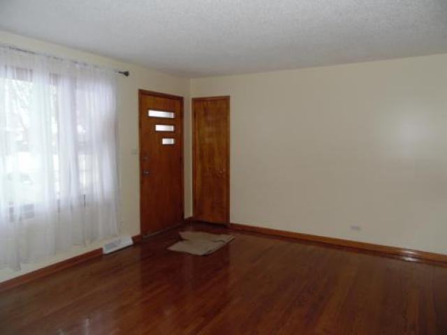 22624 Ridgeway Ave - Photo 2 of 6