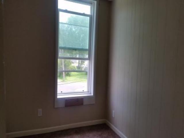 316 Edward St - Photo 3 of 6