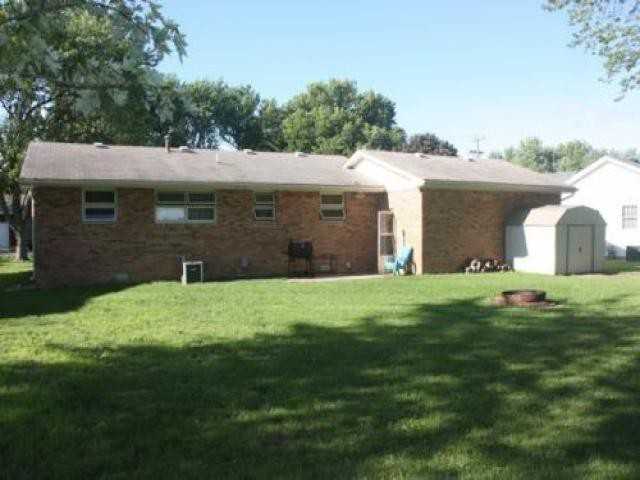 510 E Water St - Photo 3 of 6
