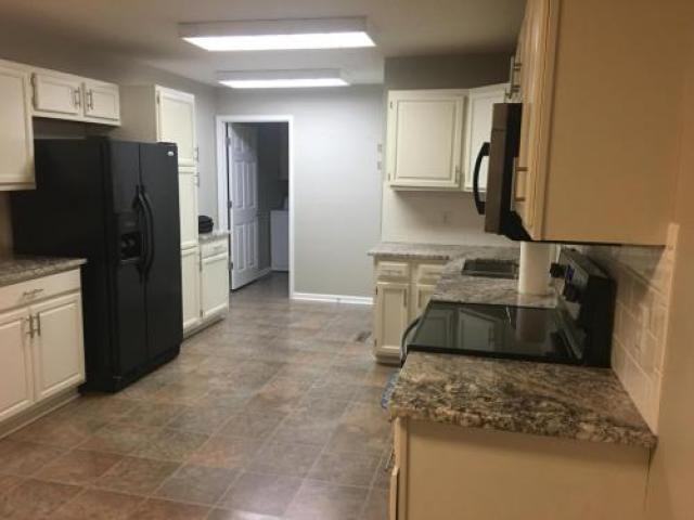 1307 N 16th St - Photo 3 of 6