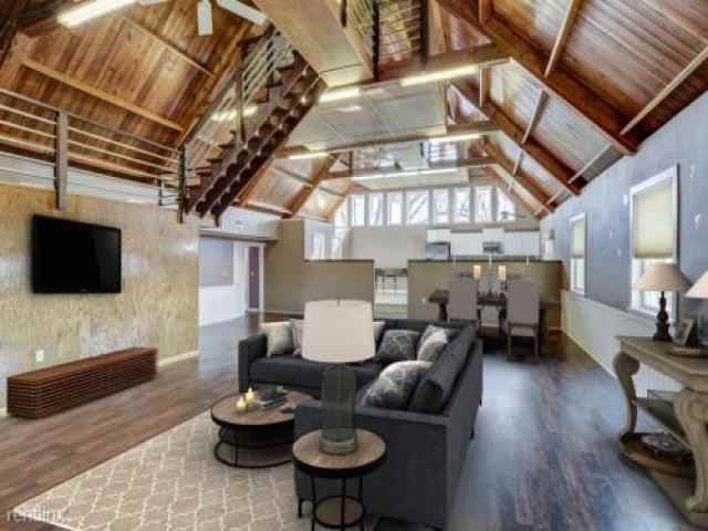 401 Jay St - Photo 3 of 6