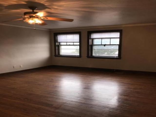 1011 Broadway - Photo 3 of 4