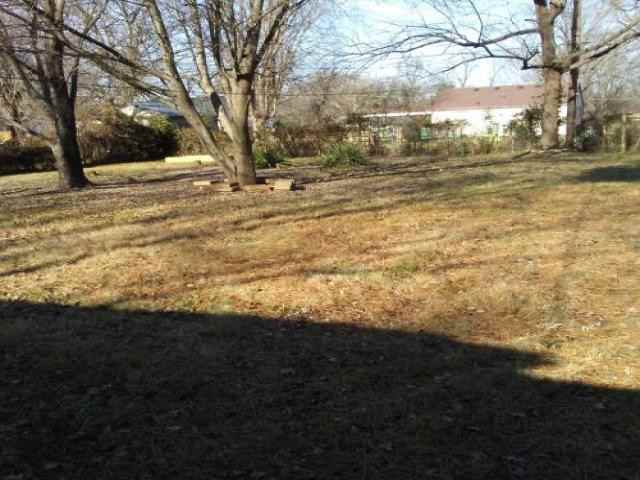 1210 Thompson Pl - Photo 2 of 6