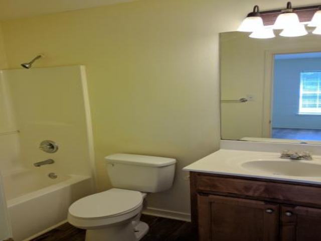 205 W 31st Ave - Photo 2 of 6