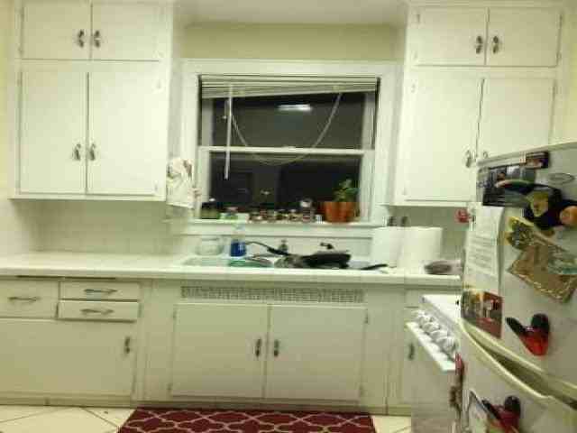 323 E Locust St - Photo 3 of 4