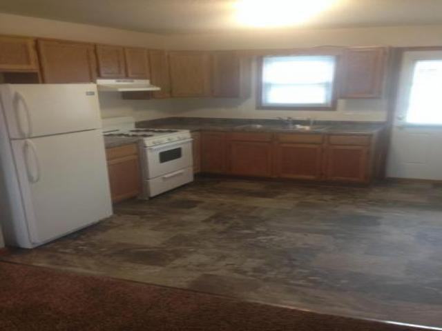 1316 Potomac Pl - Photo 2 of 4