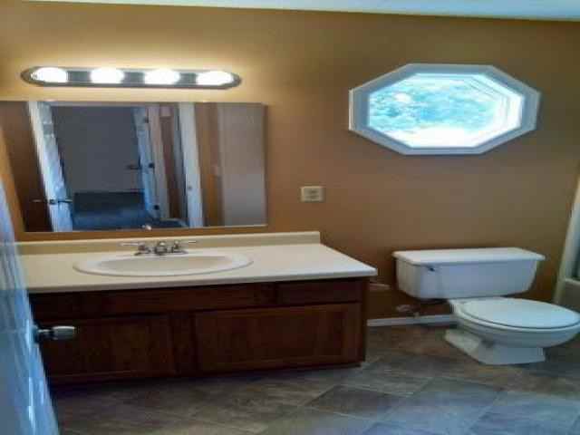 720 S White Oak Rd - Photo 2 of 6