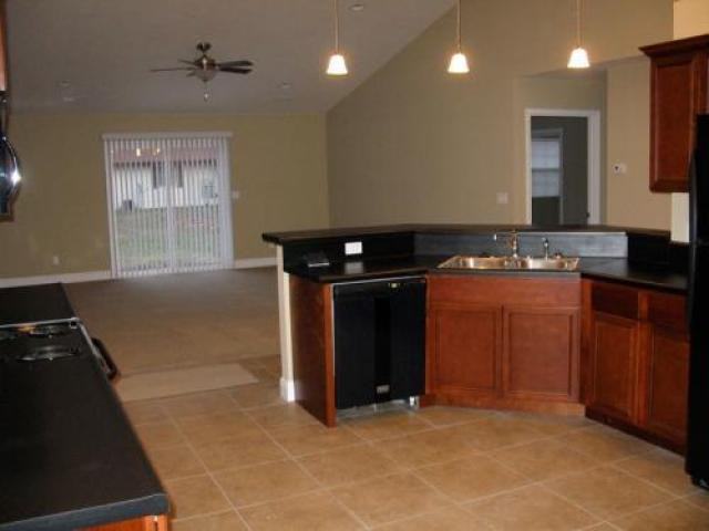 19 Anthony Dr - Photo 3 of 6