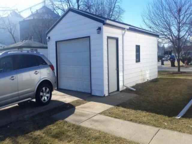 512 Lakeview Dr - Photo 3 of 6