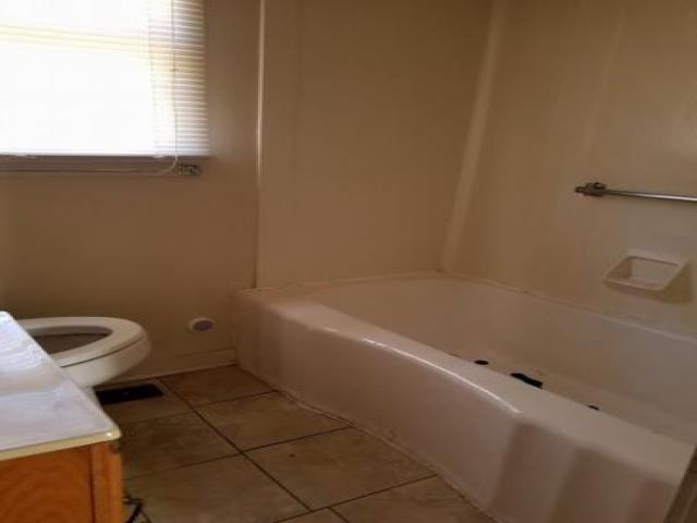 2204 Logan St - Photo 2 of 4