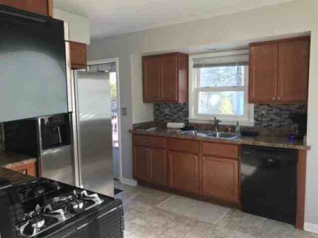 1141 Franklin Ave - Photo 2 of 6