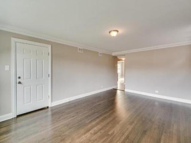 11618 S Artesian Ave - Photo 2 of 6