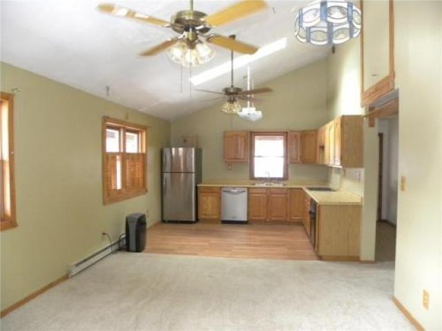 32 Deer Trails Dr - Photo 2 of 6