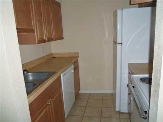 702 N Main St - Photo 3 of 6