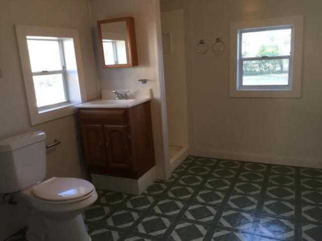 1306 N 46th Ave - Photo 2 of 6