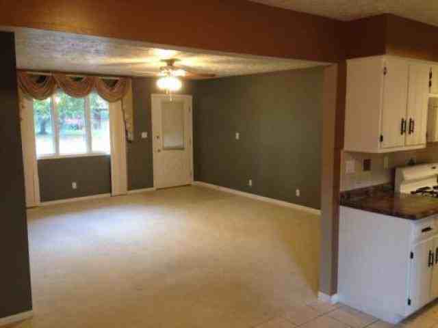 1040 Park Blvd - Photo 3 of 6