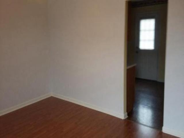 185 Cambridge Dr - Photo 2 of 6