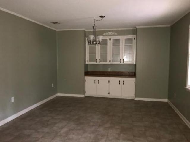 205 Sunset Dr - Photo 3 of 5