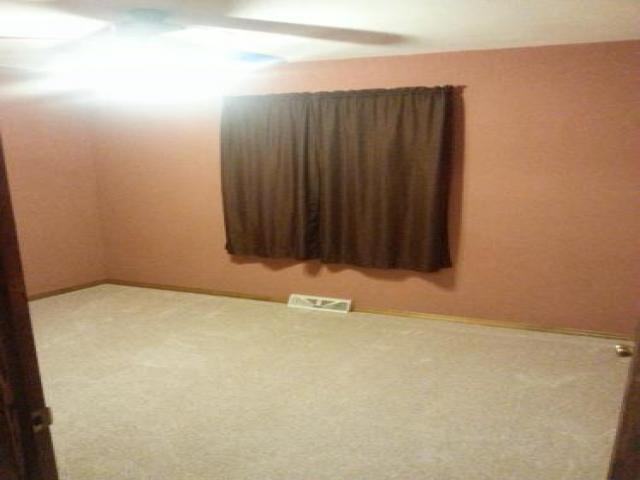 601 S 3rd St - Photo 3 of 4