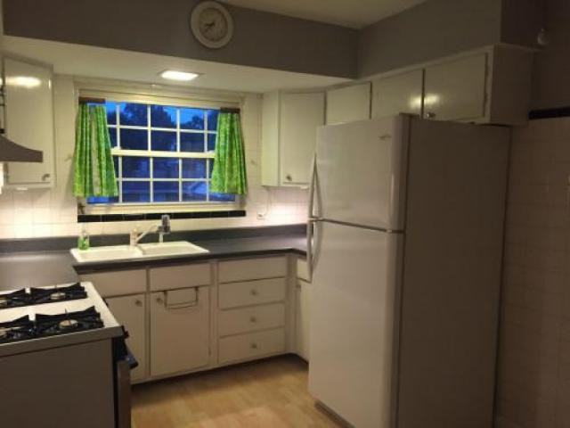 208 Earlsfield Ln - Photo 3 of 6