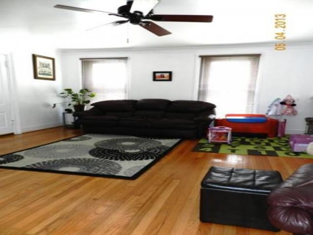 711 N La Grange Rd - Photo 3 of 6