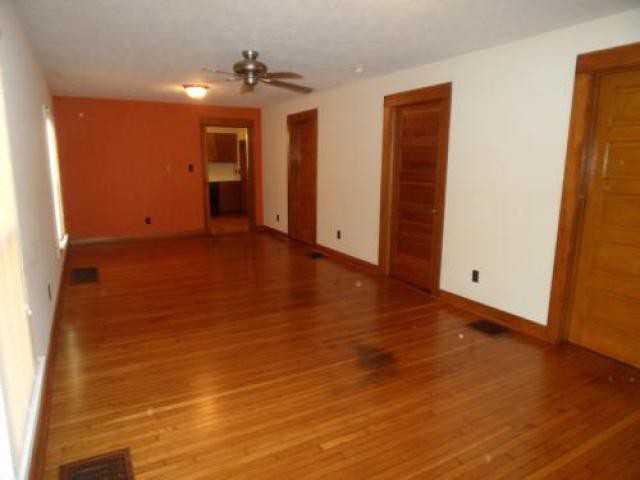 1022 W Kirkwood Ave - Photo 3 of 6