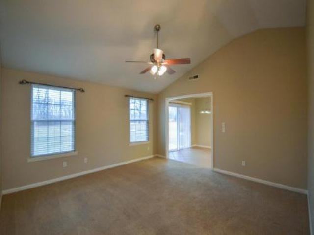 5212 Gasconade Dr - Photo 3 of 6