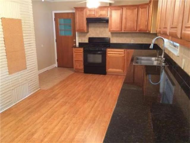 72230 Forest Hill Dr - Photo 2 of 6