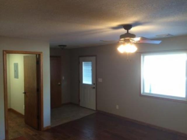 507 E Adams St - Photo 2 of 6