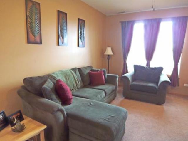 1737 Fieldstone Ct - Photo 3 of 6