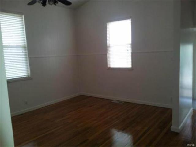 412 Oak Tree Dr - Photo 3 of 6