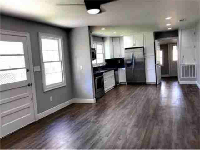 418 W 24th Ave - Photo 2 of 6