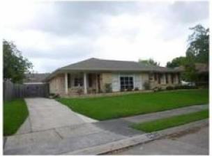 441 Crystal St - Photo 3 of 6