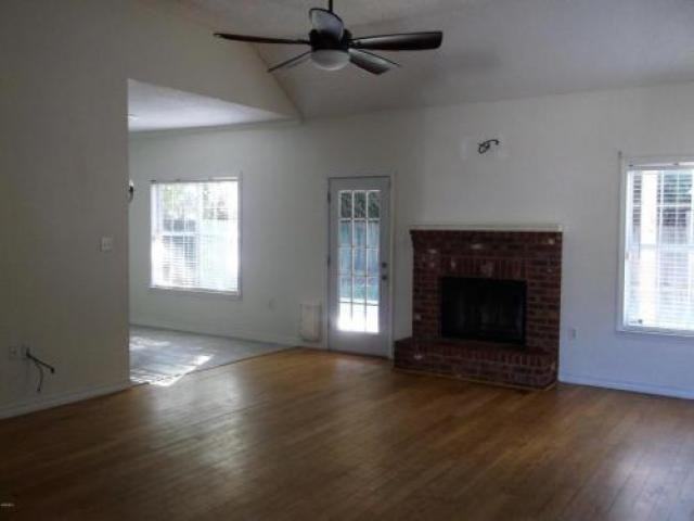 1805 Woodville Ln - Photo 2 of 6