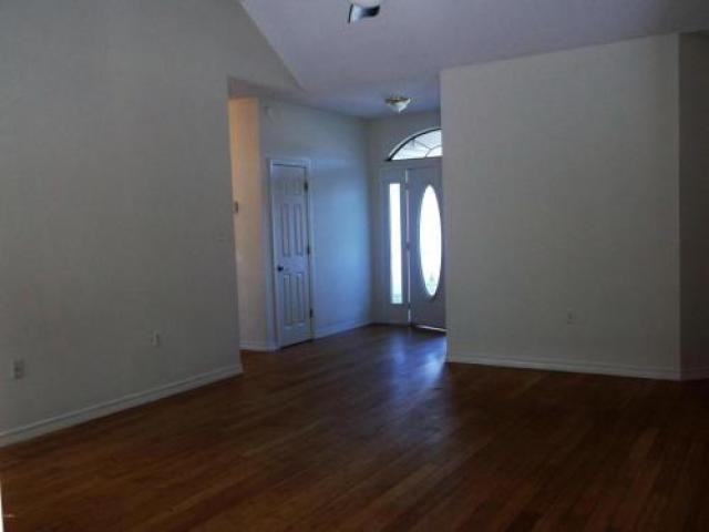 1805 Woodville Ln - Photo 3 of 6