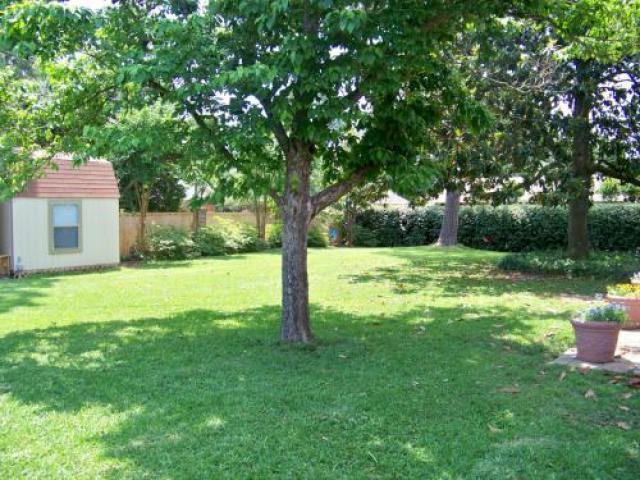4811 Wellington Blvd - Photo 2 of 3