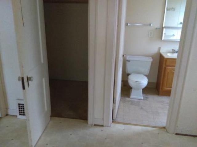 416 W 13th St - Photo 2 of 6