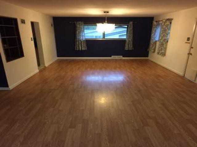 1580 N Woodlawn Ave - Photo 3 of 6