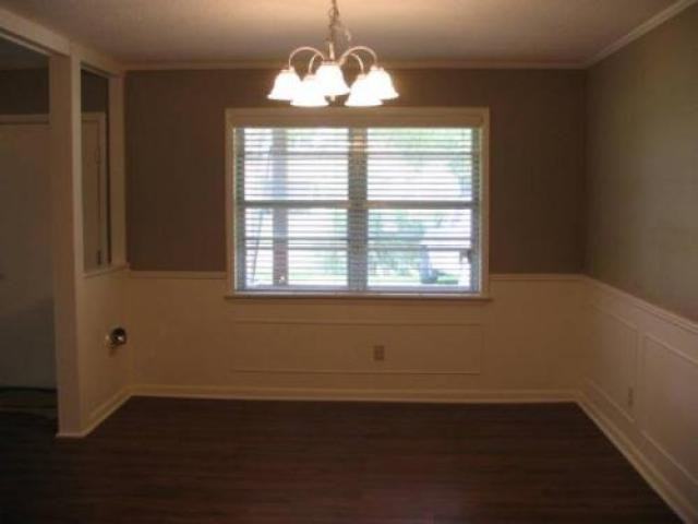 2329 Heritage Dr - Photo 2 of 6