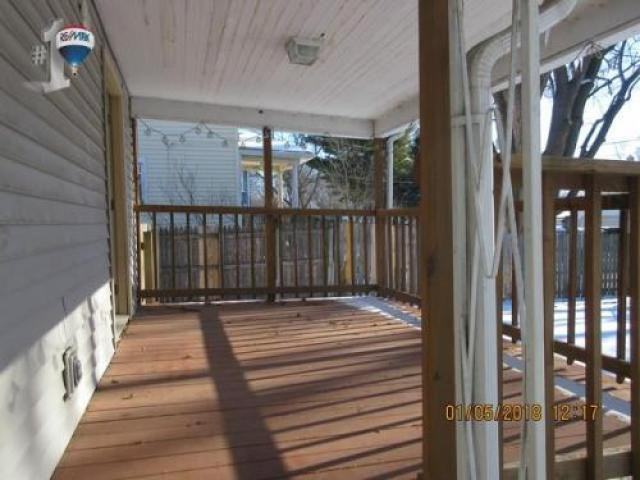 407 W 11th St - Photo 3 of 6