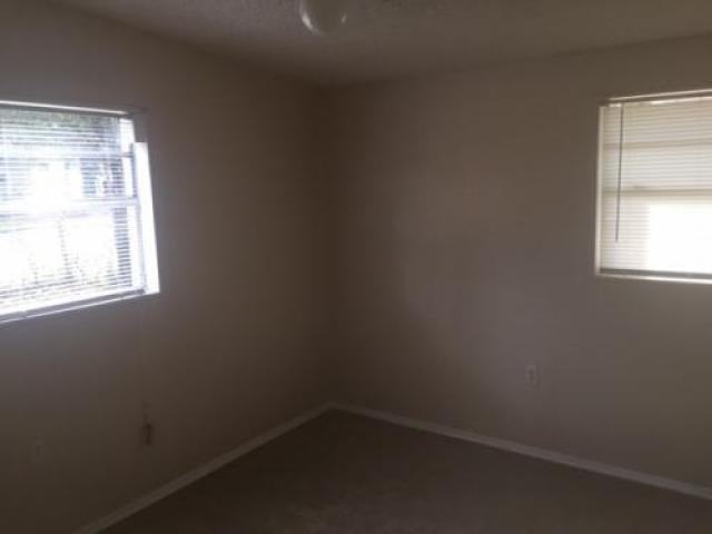 607 New York Dr - Photo 3 of 6