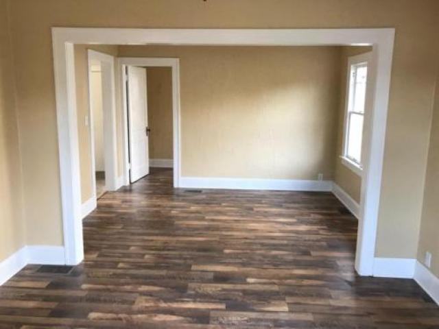 1204 N Court St - Photo 2 of 5