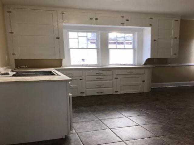 1204 N Court St - Photo 3 of 5