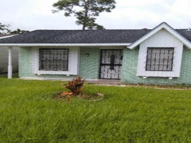 145 Dexter Dr - Photo 3 of 6