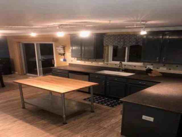 336 Hawthorn Ln - Photo 3 of 6