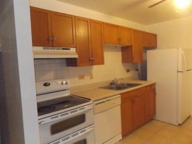 22516 Jackson Ct - Photo 3 of 5