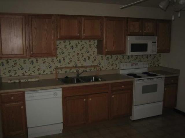 15 Meadowbrook Ln - Photo 2 of 6