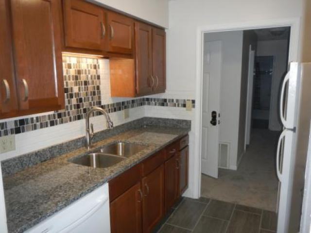 123 S Regency Dr - Photo 2 of 3