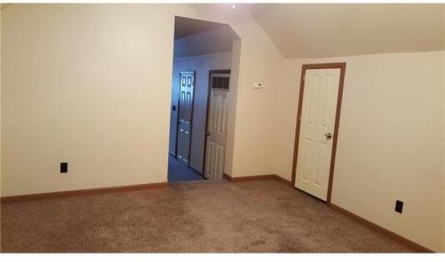 325 S East St - Photo 2 of 6