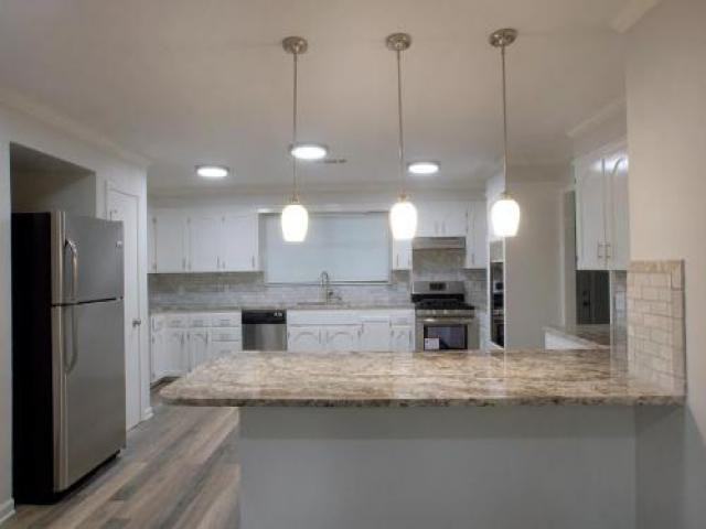 122 Ron Mar Dr - Photo 2 of 6